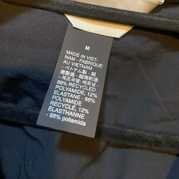 NWOT Vuori mens full zip jacket BLACK Size M